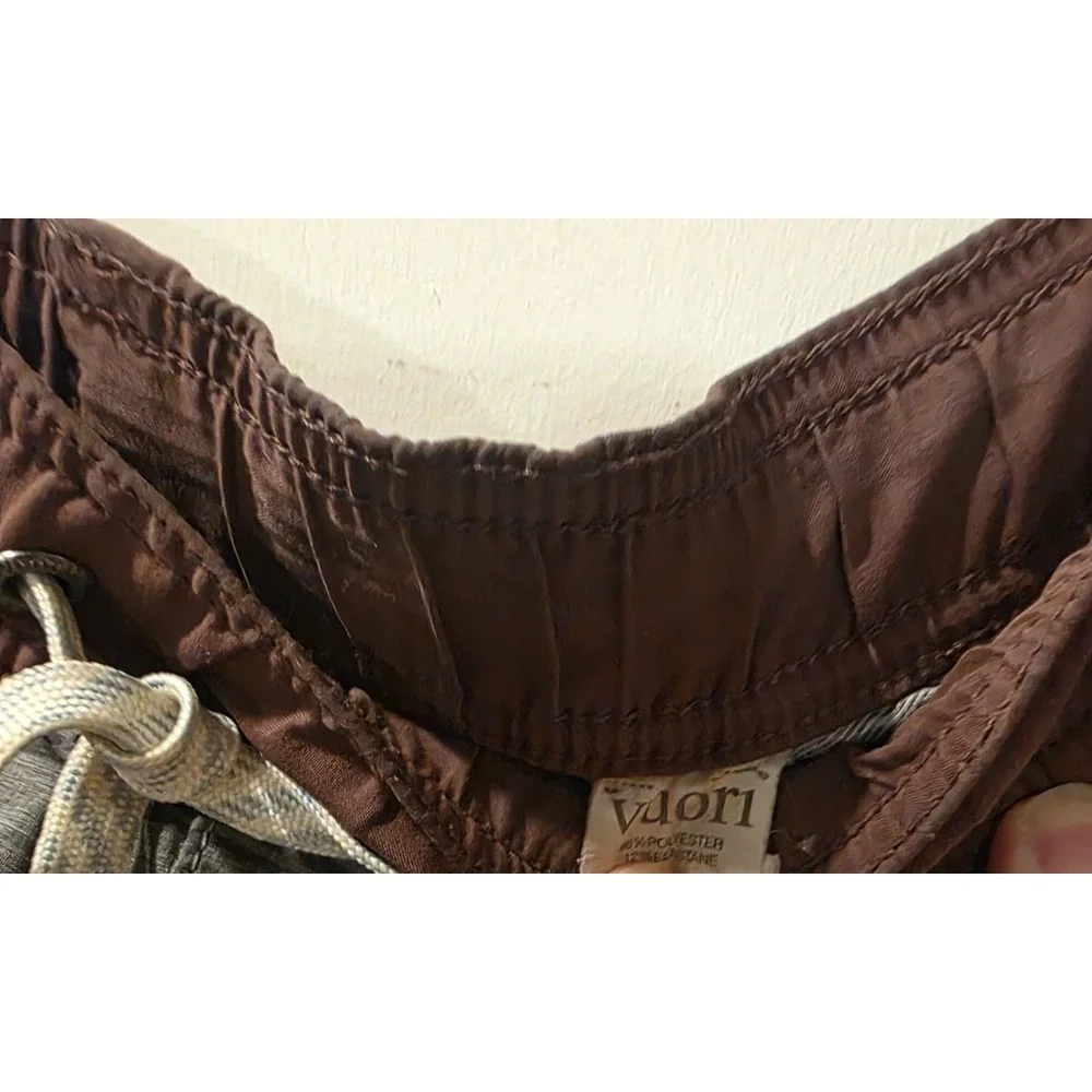 Vuori Men's Gray Striped Shorts SZ M